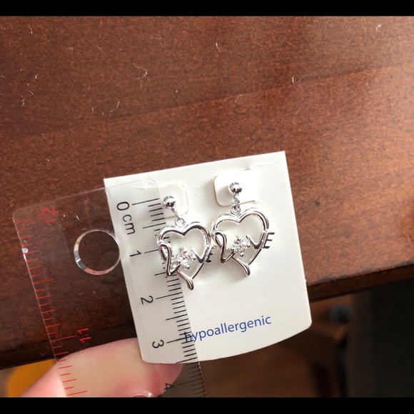 Earrings NWOT - Picture 2 of 2